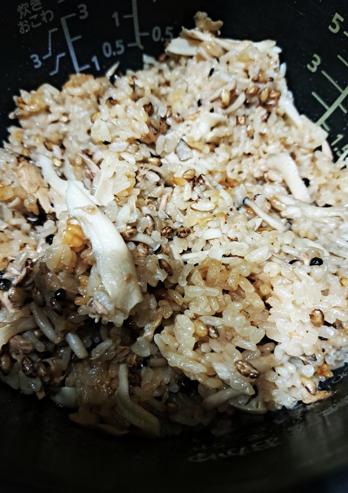 きのこともち麦の炊き込みご飯-レシピのメイン写真