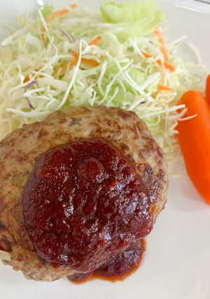 雪中椎茸ハンバーグ ケチャップソースがけ-レシピのメイン写真