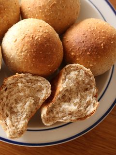 【卵不使用】30分で全粒粉丸パン-レシピのメイン写真