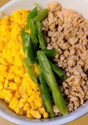 鶏そぼろ丼-レシピのメイン写真