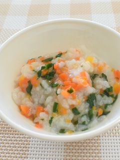 【離乳食中期】ほうれん草とにんじんのお粥-レシピのメイン写真