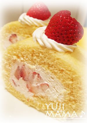 ふわふわトロける美味しさ★苺ロールケーキ-レシピのメイン写真