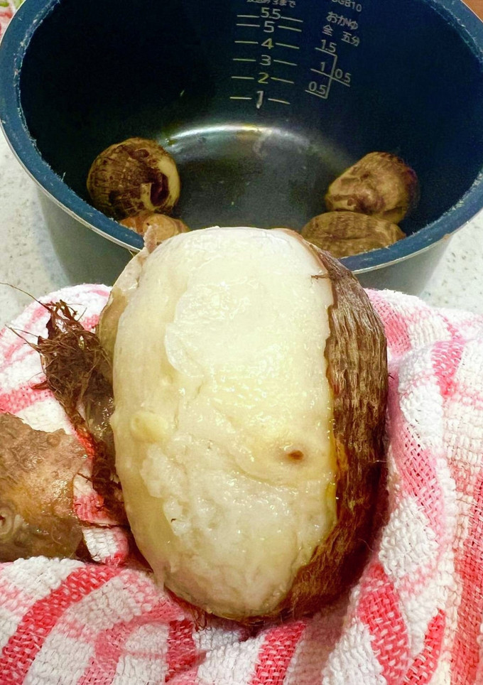 時短・カンタン・丸ごと☆里芋の炊飯器蒸し-レシピのメイン写真