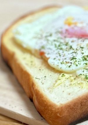 電子レンジDE簡単月見トースト-レシピのメイン写真