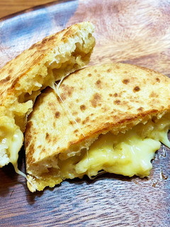 なんちゃってハニーチーズナン-レシピのメイン写真