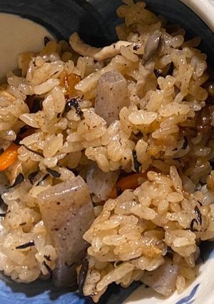 昨日のすき焼きの煮汁で炊き込みご飯-レシピのメイン写真