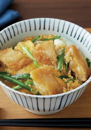 魚フライとニラの卵とじ丼-レシピのメイン写真