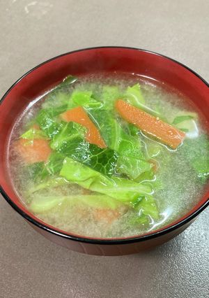 節約、キャベツの外葉の味噌汁-レシピのメイン写真