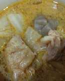 ピリ辛鶏鍋♡チーズも入れてみたよ