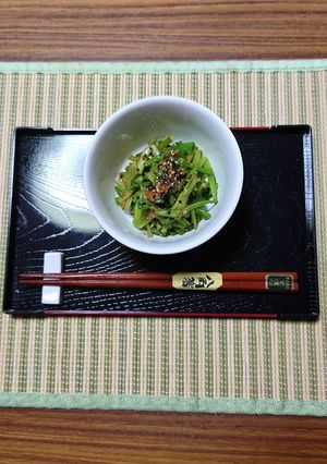 ヨウサマの減塩セリと梅の鰹ふりかけ和え-レシピのメイン写真