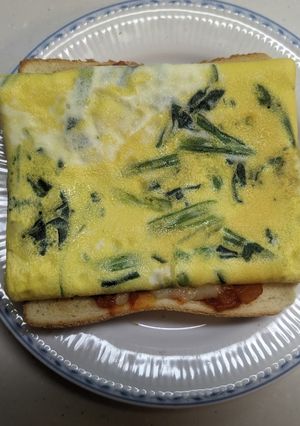 卵焼きをのせたチーズトースト-レシピのメイン写真