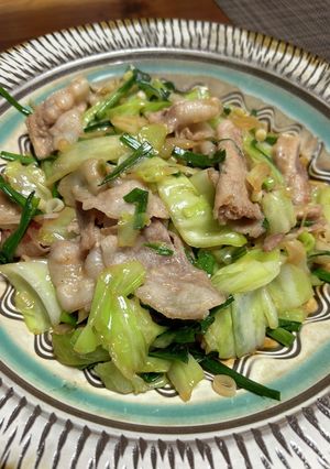 ニンニクの葉とキャベツと豚肉炒め-レシピのメイン写真