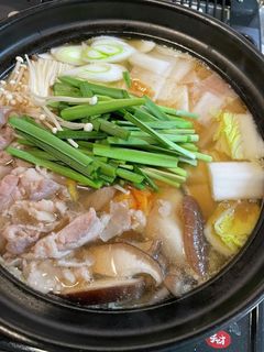 キムチでチゲ鍋-レシピのメイン写真