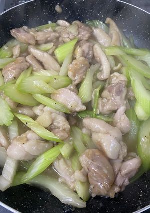 鳥もも肉とセロリの塩炒め-レシピのメイン写真