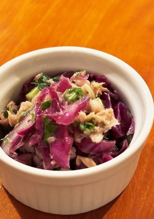 紫キャベツとセロリの葉で☆デリ風サラダ-レシピのメイン写真