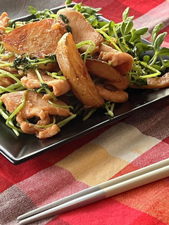 豆苗とポテト炒め コチュジャンタレ-レシピのメイン写真