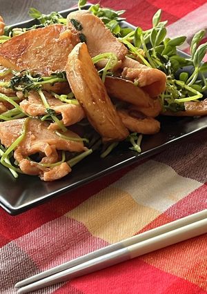 豆苗とポテト炒め コチュジャンタレ-レシピのメイン写真