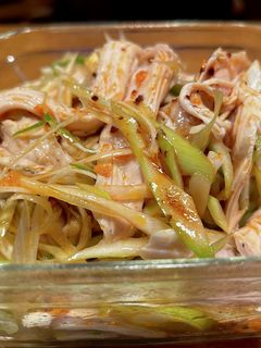 蒸し鶏の食べるラー油あえ-レシピのメイン写真