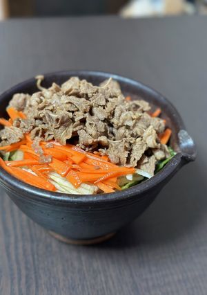 牛肉を使ったさっぱりボリューミーサラダ-レシピのメイン写真