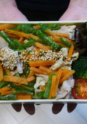 豚肉とピーマンとにんじんの丼弁当-レシピのメイン写真