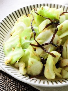 【副菜】キャベツの塩昆布浅漬け-レシピのメイン写真