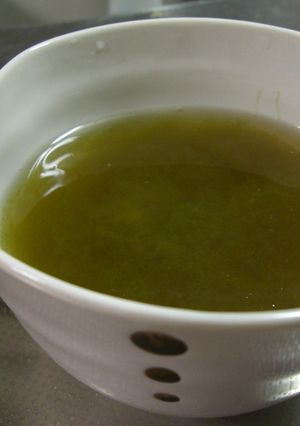 すぐできる簡単鍋いらず！とろろ昆布スープ-レシピのメイン写真