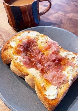 生ハムクリチ蜂蜜トースト-レシピのメイン写真