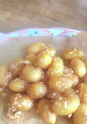 優しい味♪蒸し大豆の胡麻キャラメリゼ-レシピのメイン写真