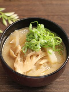簡単!舞茸と大根のお味噌汁-レシピのメイン写真