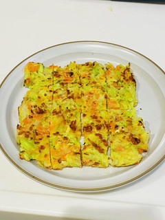 幼稚園お弁当⭐︎卵焼き器で野菜お好み焼き-レシピのメイン写真