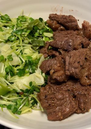 牛肩ロースの醤油レモン炒め（野菜添え）-レシピのメイン写真