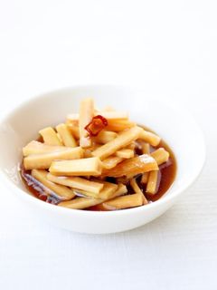 分厚く剥いたら【大根皮のぽん酢漬け】-レシピのメイン写真