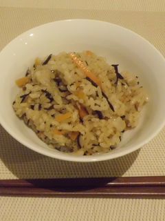 ひじきとツナの炊き込みご飯-レシピのメイン写真