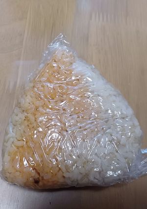 車中でも食べられる★キムチ納豆おにぎり-レシピのメイン写真
