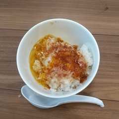รูปของ 卵がけご飯ゎあごだし醤油で♪