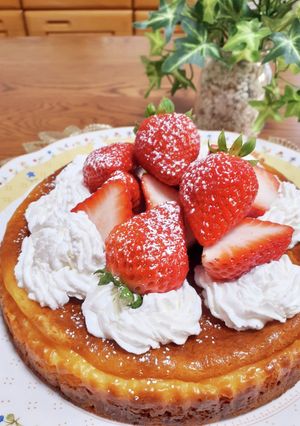 ベイクドチーズケーキを苺でデコ♪︎-レシピのメイン写真