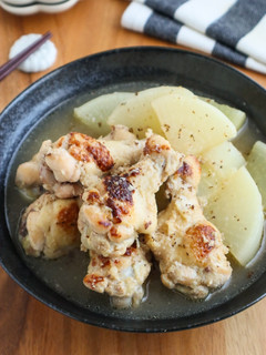 旨味たっぷり♡手羽元と大根の塩こうじ煮-レシピのメイン写真