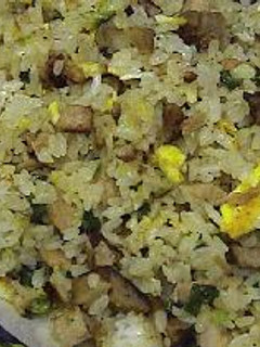 ブタが玉子とネギしょって味噌バタ~炒飯 de Tanto!-レシピのメイン写真