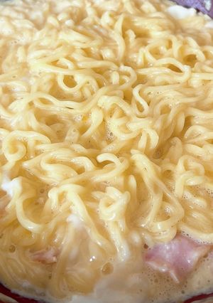 塩ラーメンでなんちゃってカルボナーラ-レシピのメイン写真