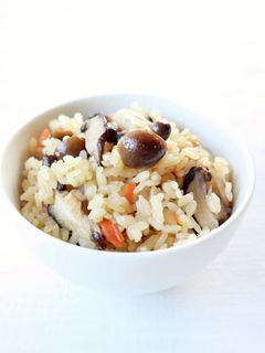 旨味ある【キノコの炊き込み塩麹ご飯】-レシピのメイン写真