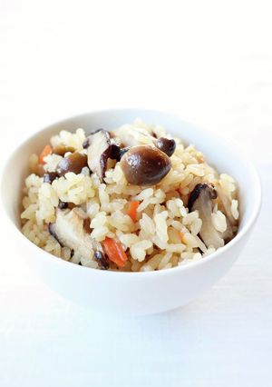 旨味ある【キノコの炊き込み塩麹ご飯】-レシピのメイン写真