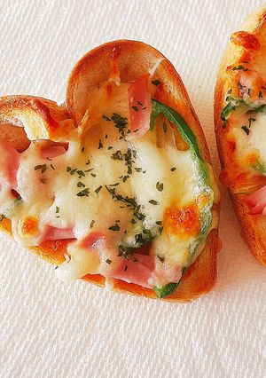 バレンタインにも！簡単ハートピザトースト-レシピのメイン写真