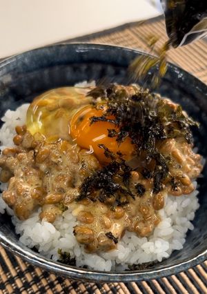 納豆たまご×牛角ふりかけのりご飯-レシピのメイン写真