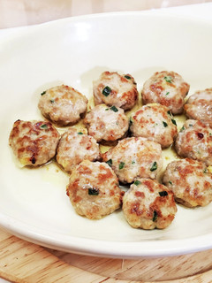 子供にお弁当につまみにネギ塩カレーつくね-レシピのメイン写真