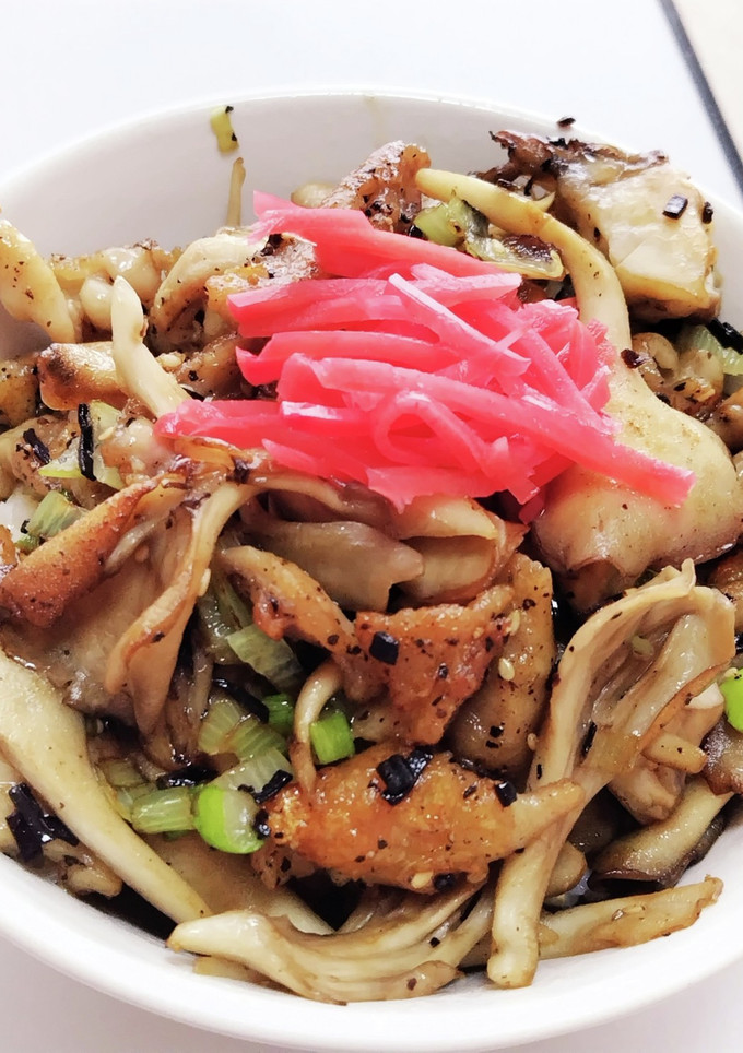 鶏皮舞茸ネギ丼-レシピのメイン写真