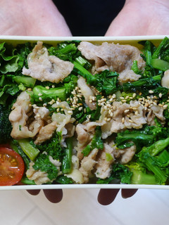 電子レンジで簡単★菜の花と豚肉の丼弁当-レシピのメイン写真