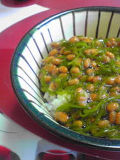 朝はヤッパリめかぶ納豆丼♪-レシピのメイン写真