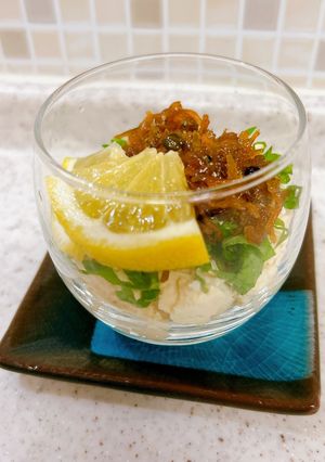 水切り豆腐とちりめん山椒のグラスおつまみ-レシピのメイン写真