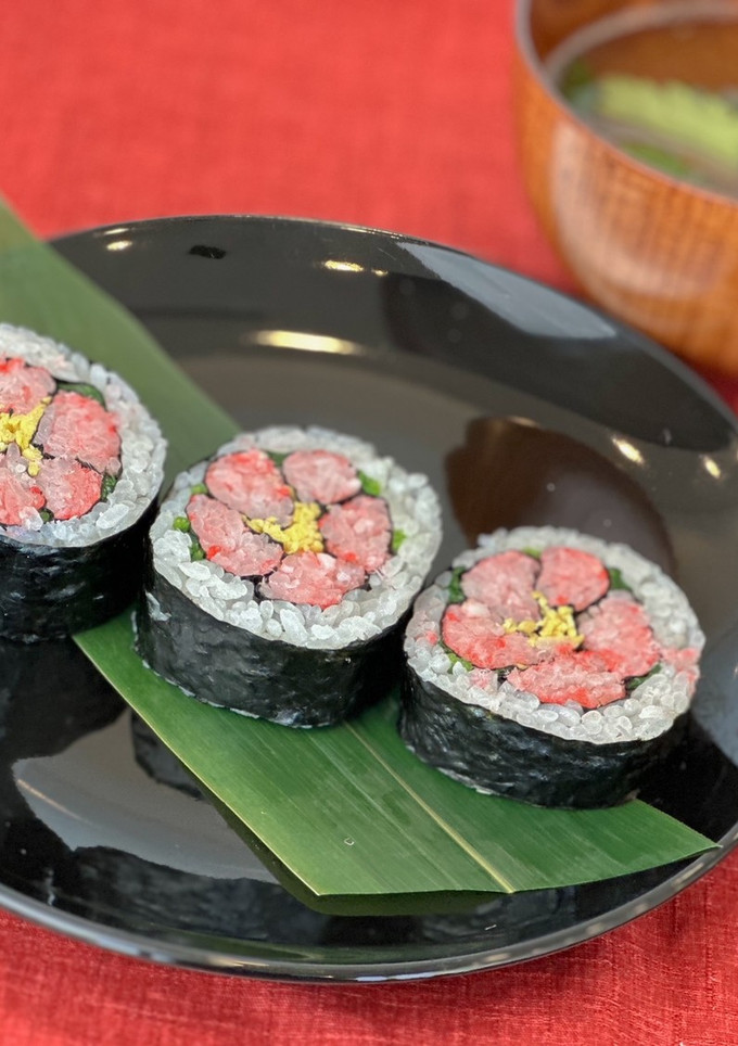 鯛のでんぶの飾り巻き寿司-レシピのメイン写真