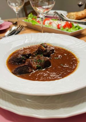 牛スネ肉のビーフシチュー(デミ缶不要)-レシピのメイン写真
